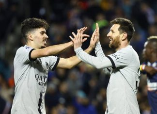 Bóng đá Quốc tế chiều 24/2: Messi nổi nóng với cầu thủ PSG
