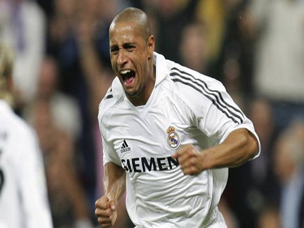 Hậu vệ Roberto Carlos